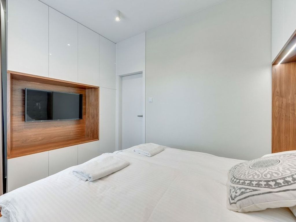 Apartinfo Island Apartments