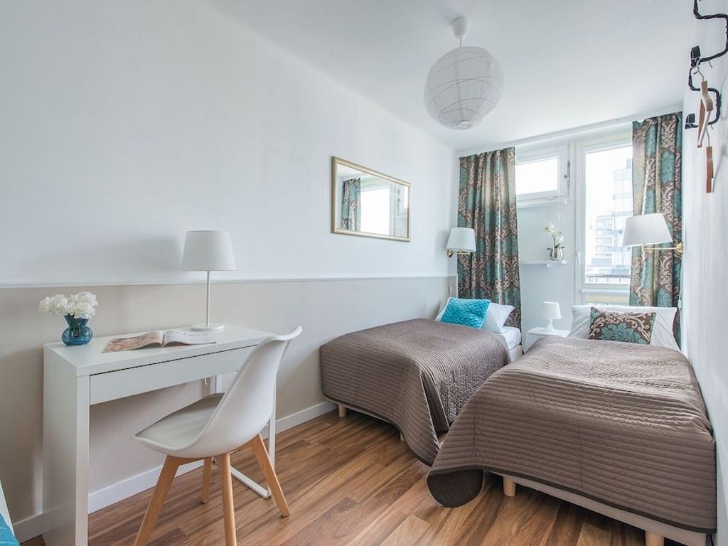UNIT Short Rent Apartment by Warsaw Metro Station