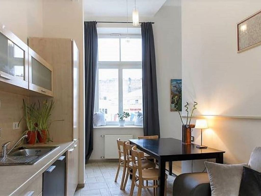 2 Bedroom Apartment near Town Hall