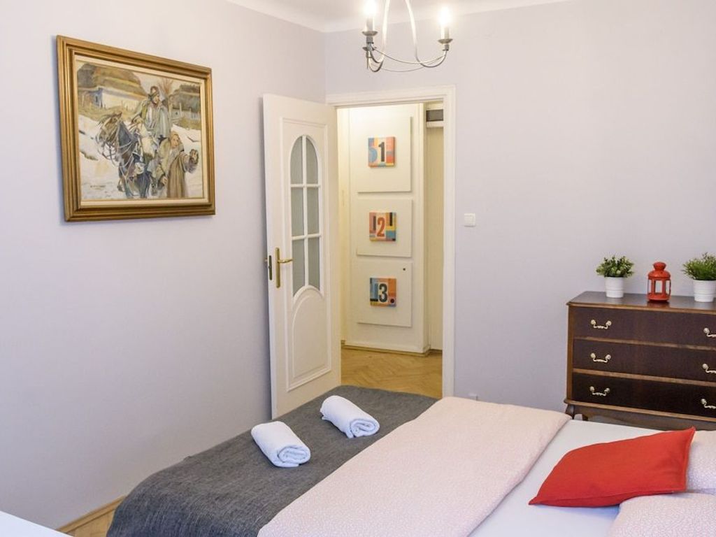 Golden Center Apartment