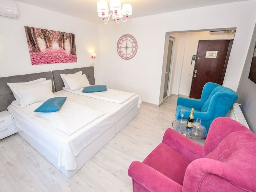 Superb Studio Cismigiu Gardens With Panoramic View for 2