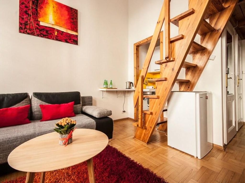 Elegant Apartment Royal Castle