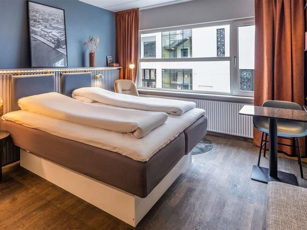Pier 5 Hotel
