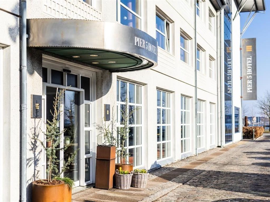 Pier 5 Hotel