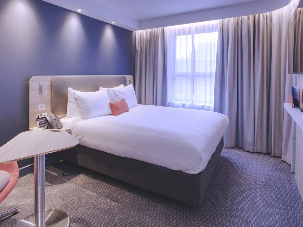 Holiday Inn Express FLEET by IHG