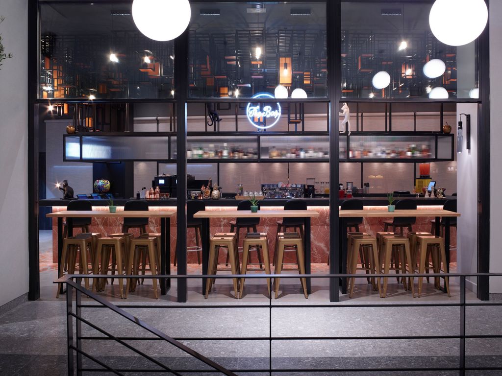 Moxy Omonia Square