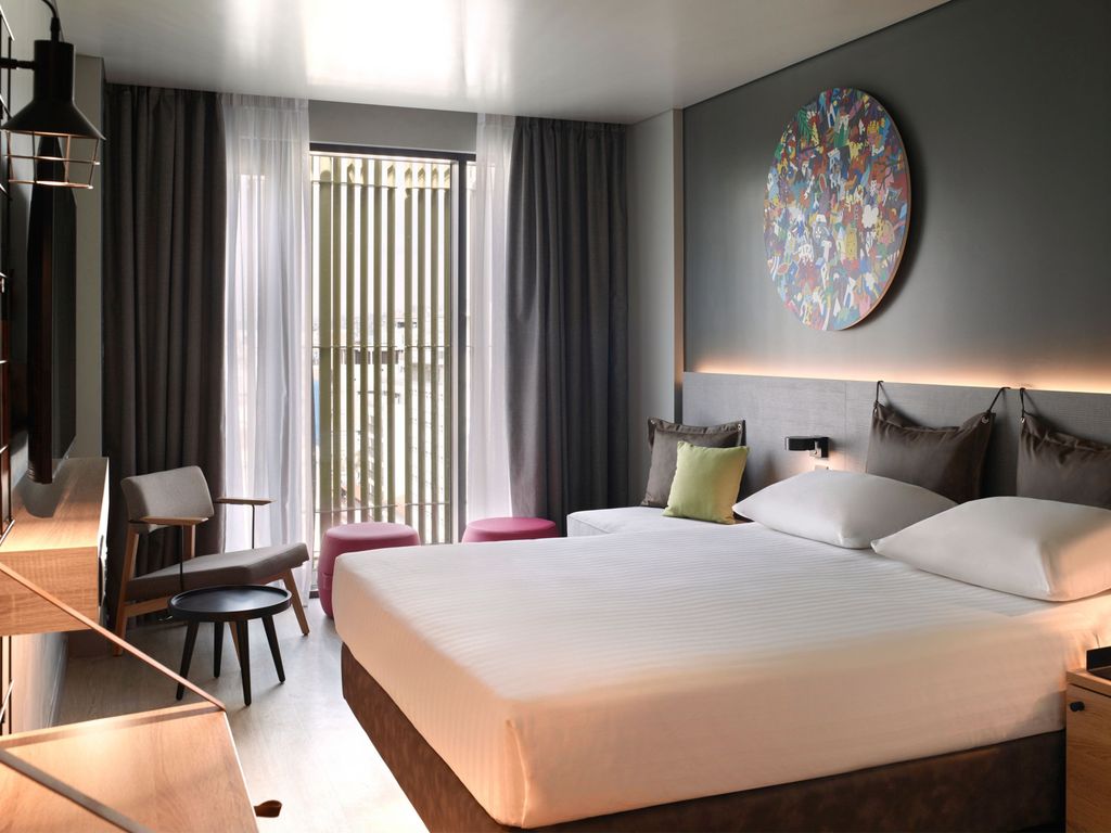 Moxy Omonia Square