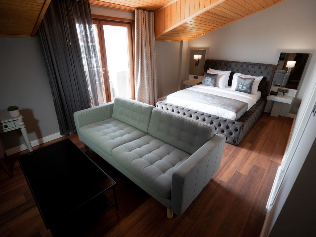 HOMEY AIRPORT HOTEL