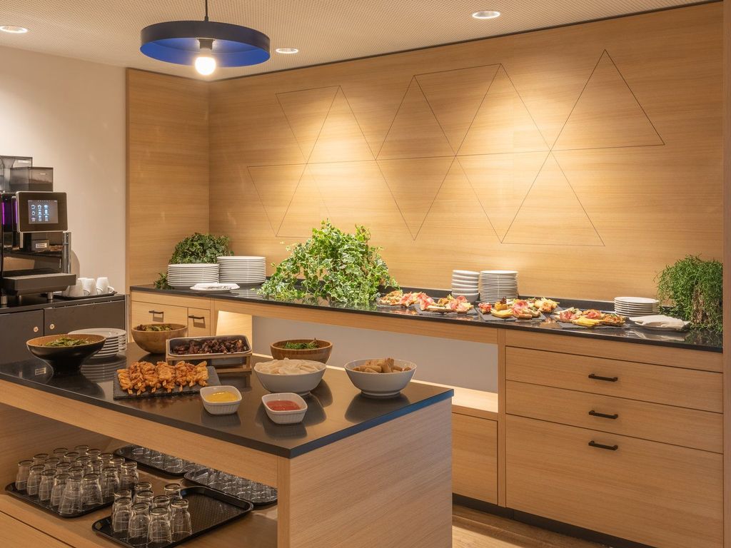 Holiday Inn Express HAMBURG SOUTH A7/AS42 by IHG