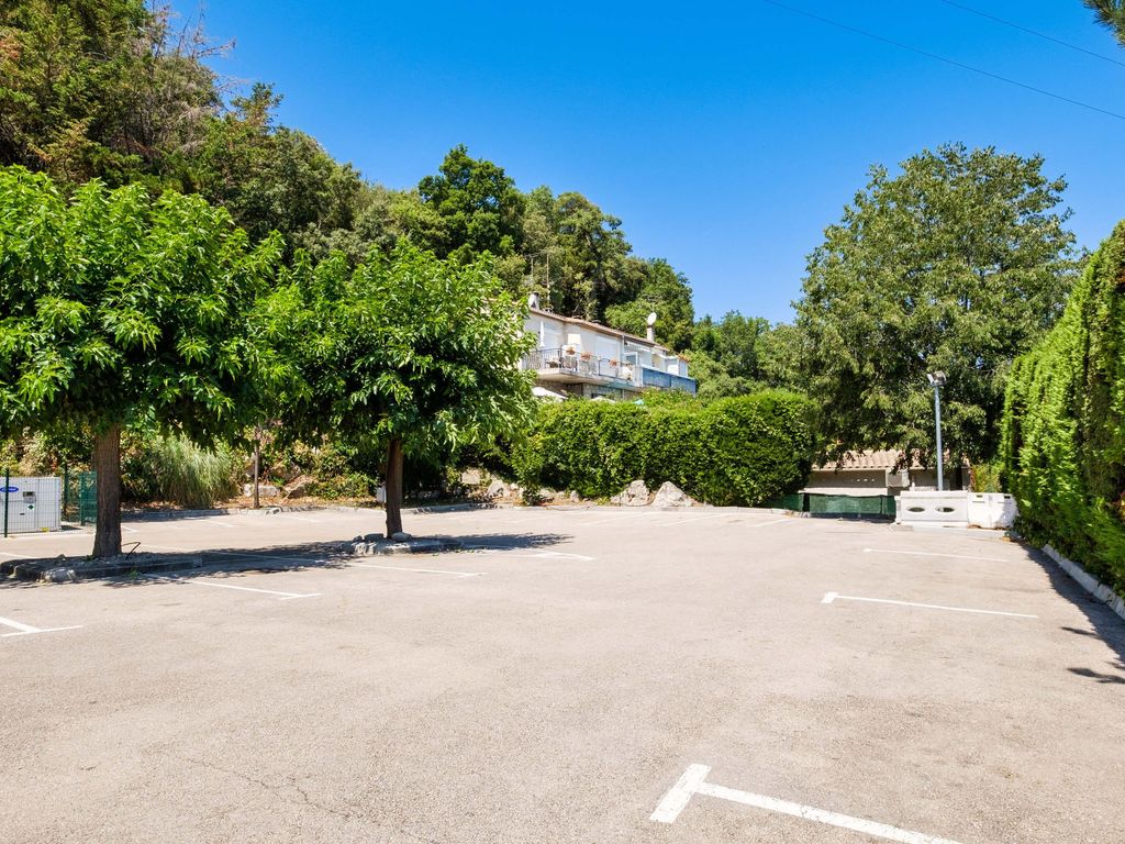 B&B HOTEL Villeneuve-Loubet Village