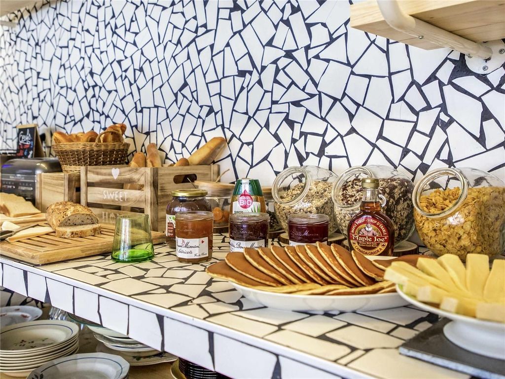 greet hotel Salon de Provence