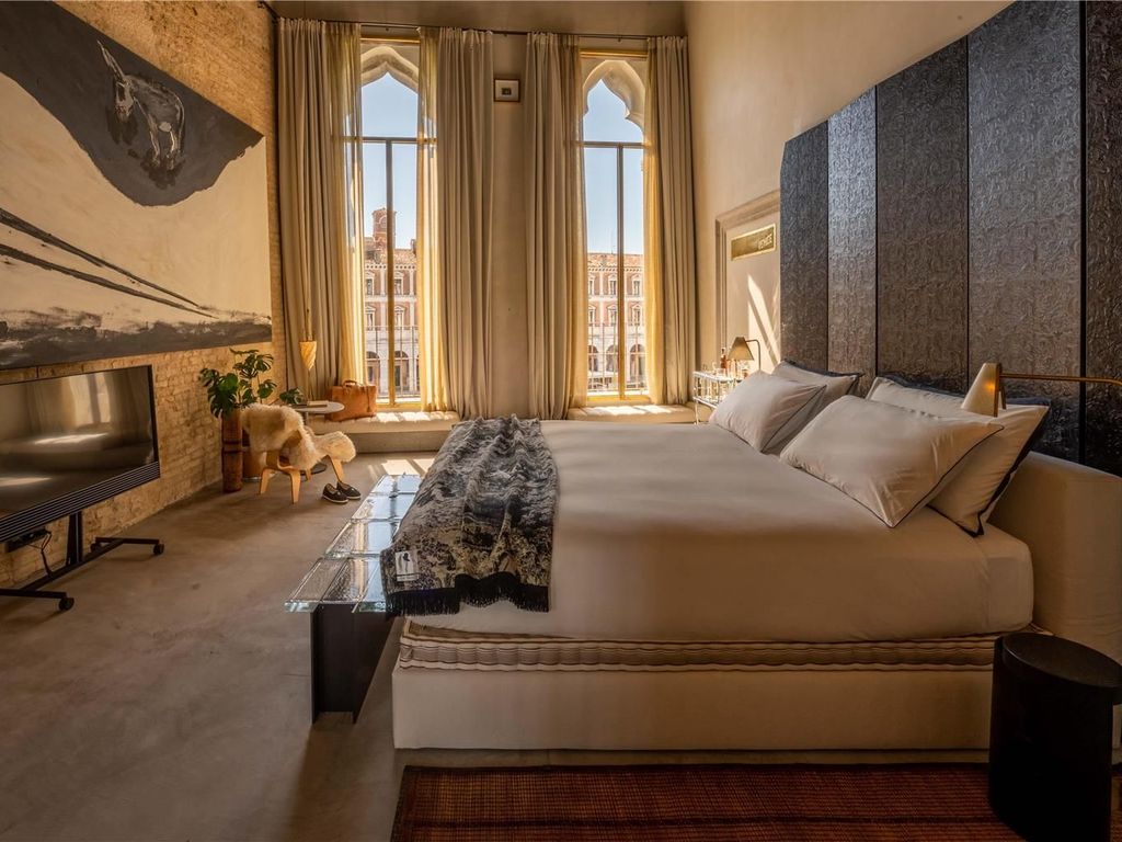 The Venice Venice Hotel