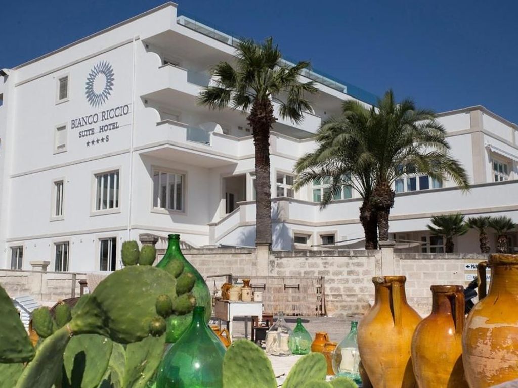 BIANCO RICCIO SUITE HOTEL