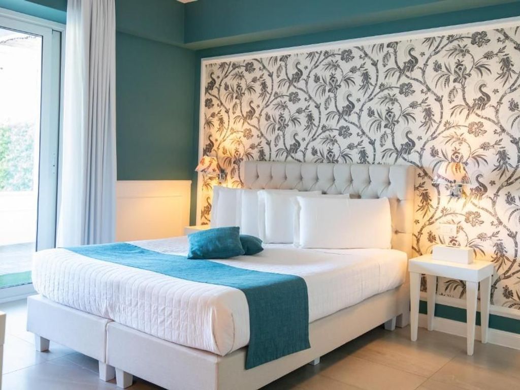 BIANCO RICCIO SUITE HOTEL