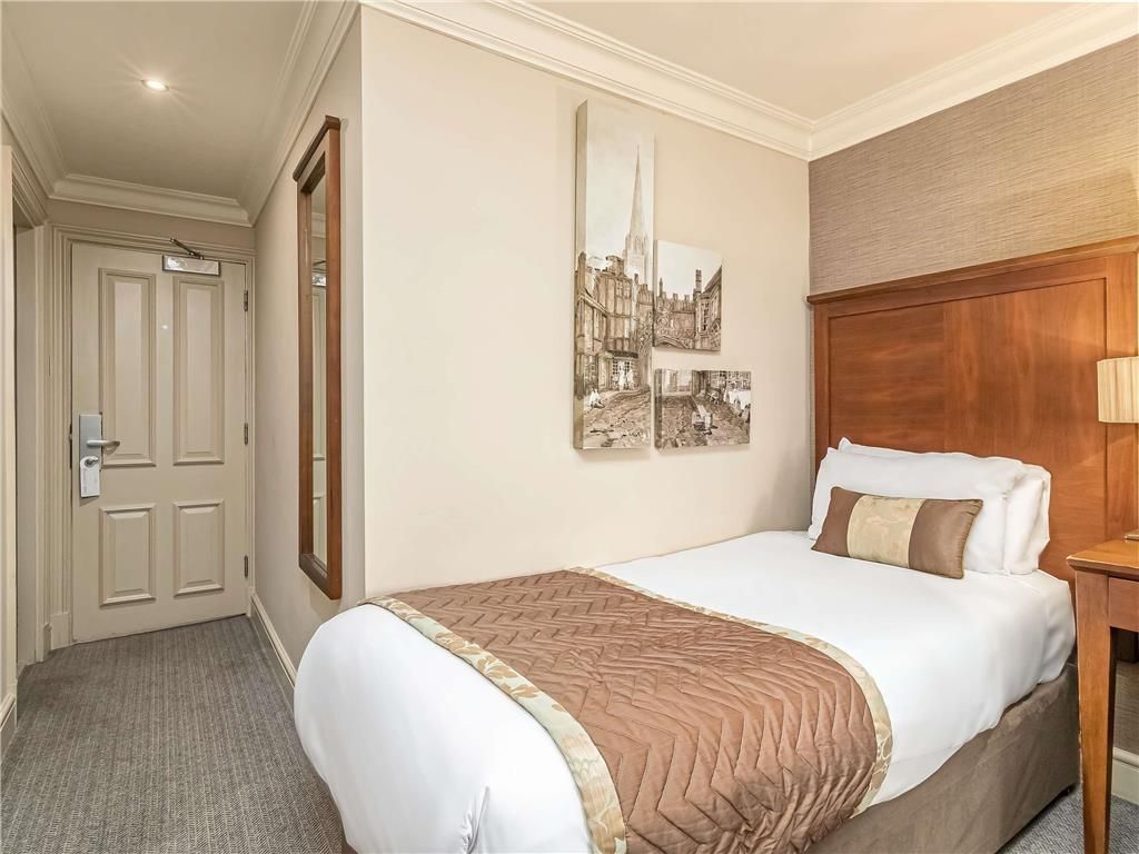 Mercure Salisbury White Hart Hotel & Apartments