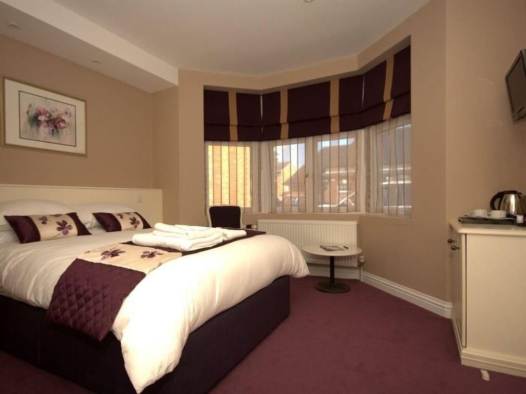 Highclere Hotel