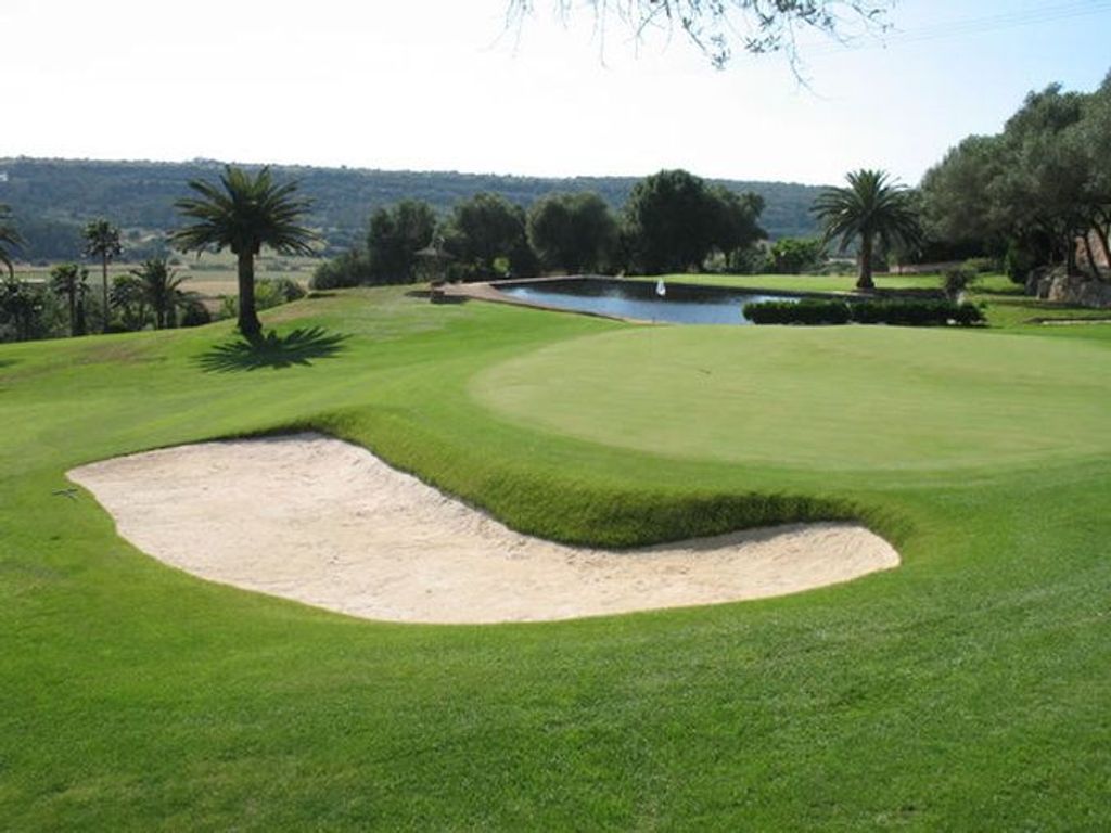 La Reserva Rotana Private Golf & Wine Resort