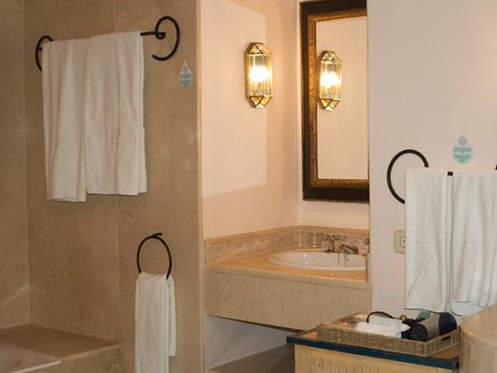 La Reserva Rotana Private Golf & Wine Resort