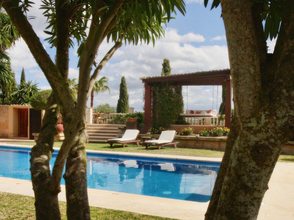 La Reserva Rotana Private Golf & Wine Resort