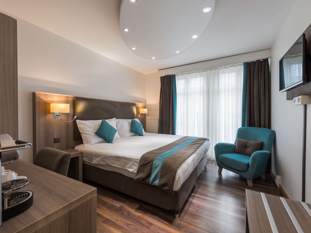 Hotel  Rousseau