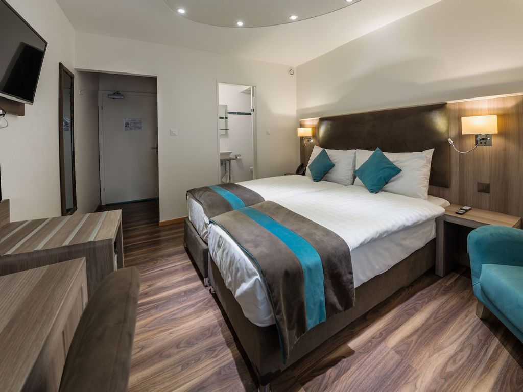 Hotel  Rousseau
