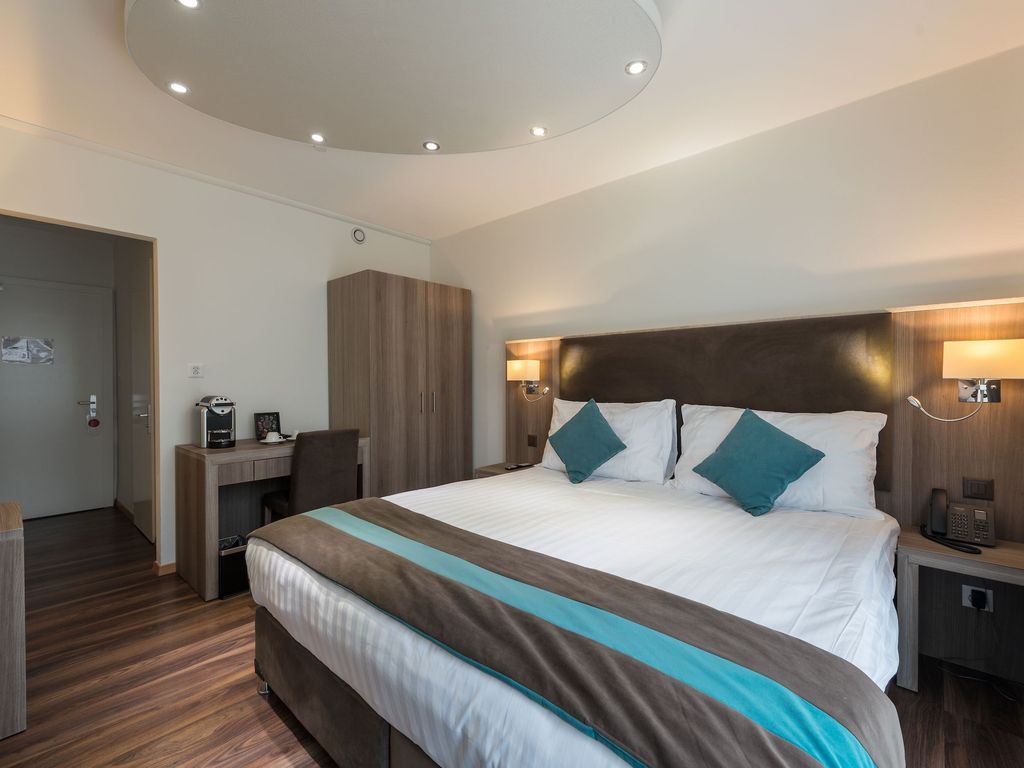Hotel  Rousseau