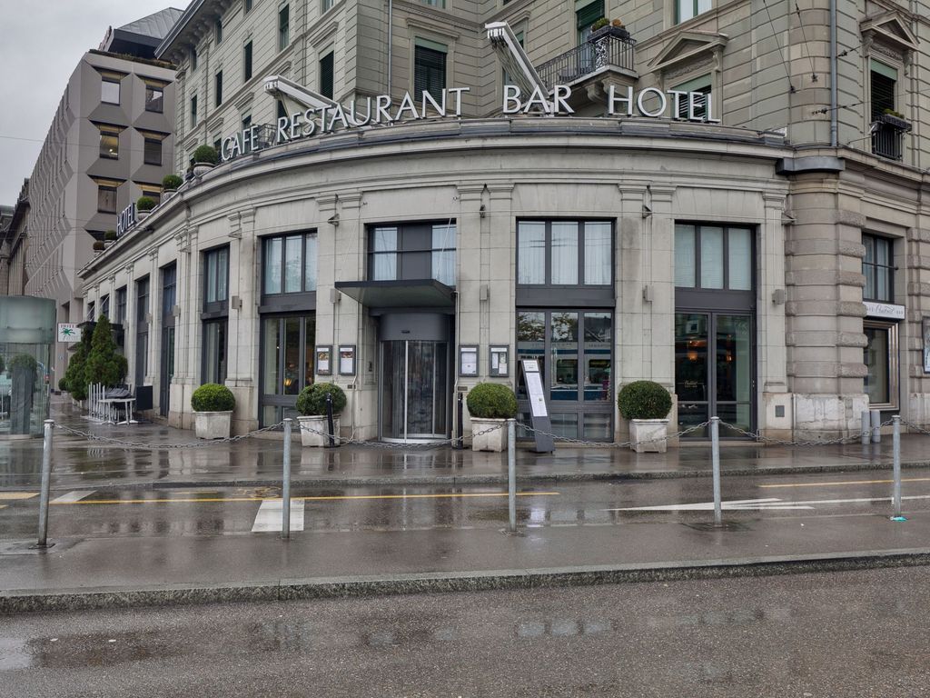 Central Plaza