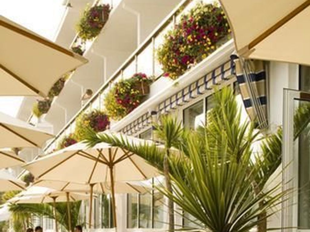 L Horizon Beach and Spa