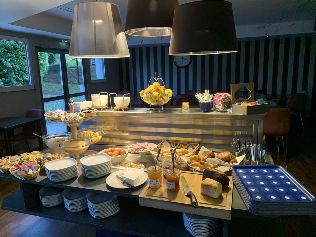 Brit Hotel Baillet en France