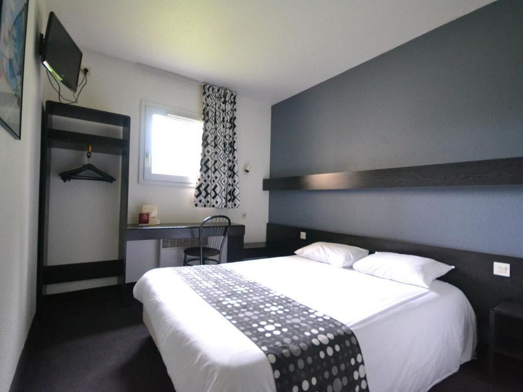 Brit Hotel Baillet en France