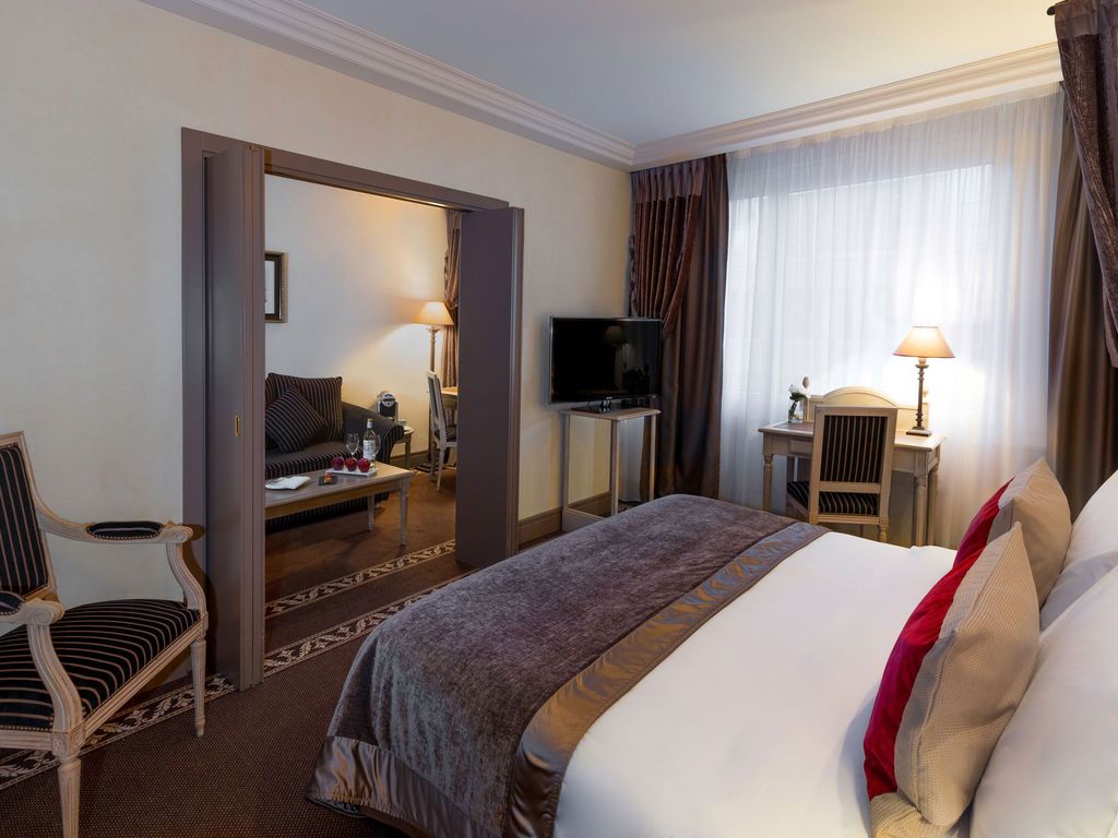 Royal Manotel