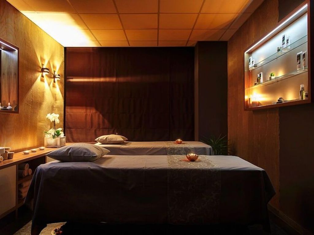 Atrium Hotel