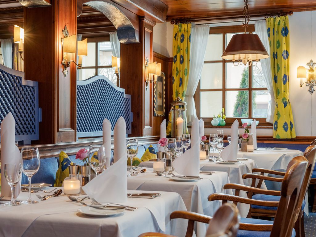 MAXIMILIAN Grand Hotel