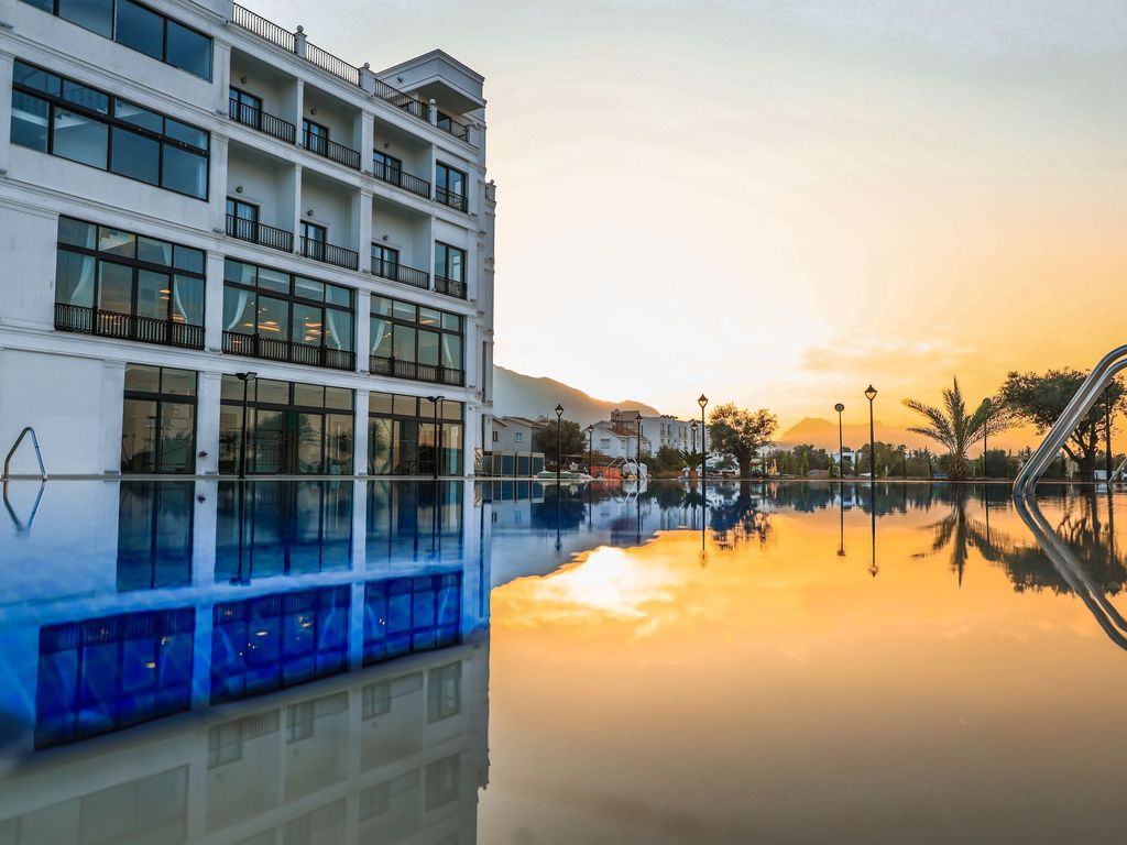 MC PALACE HOTEL