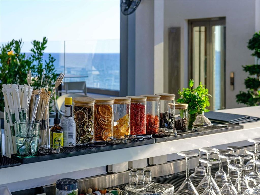 Mercure Larnaca Beach Resort