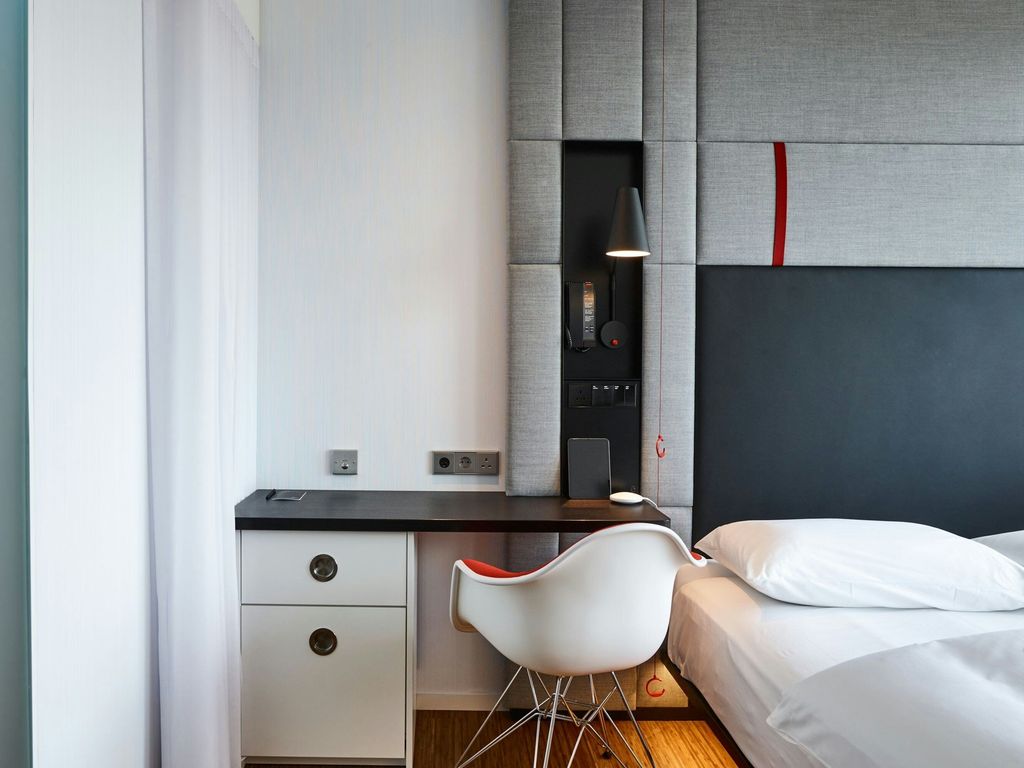 citizenM London Victoria Station