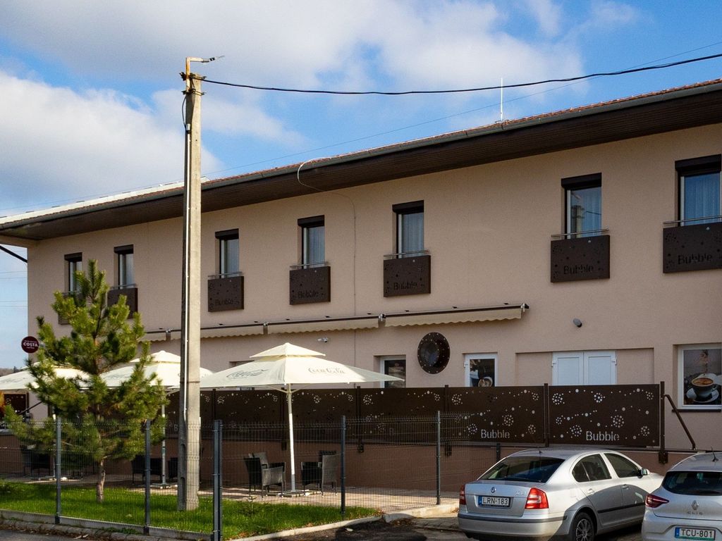 Bubble Hotel és Rendezvényközpont