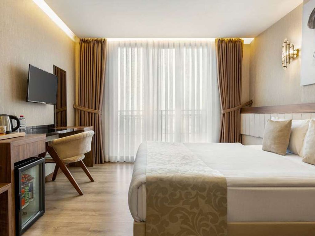 Trademark Collection by Wyndham Operla Airport Hotels