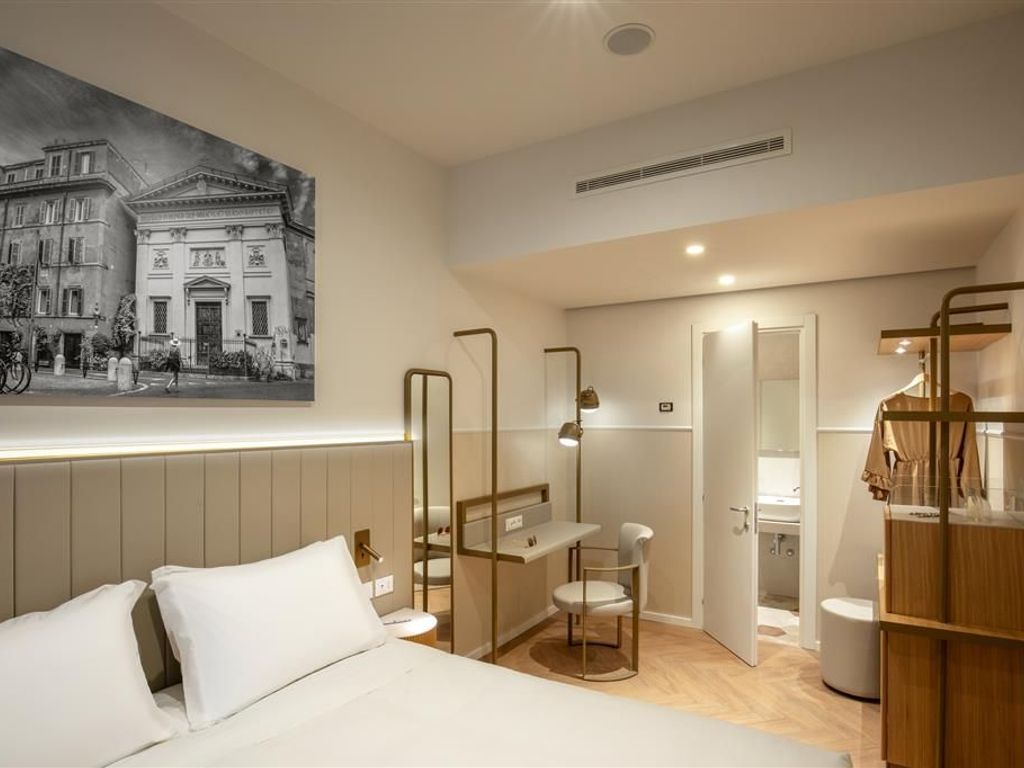 Cosmopolita Rome Colosseum Tapestry Collection by Hilton