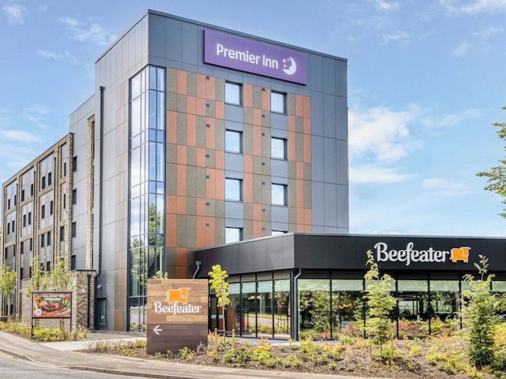 Premier Inn Bristol Parkway - M32