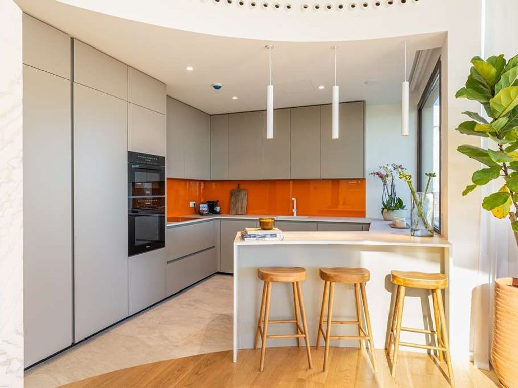 Leiro Residences