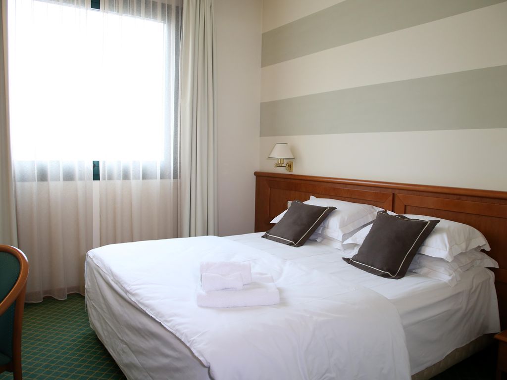 Phi Hotel Emilia
