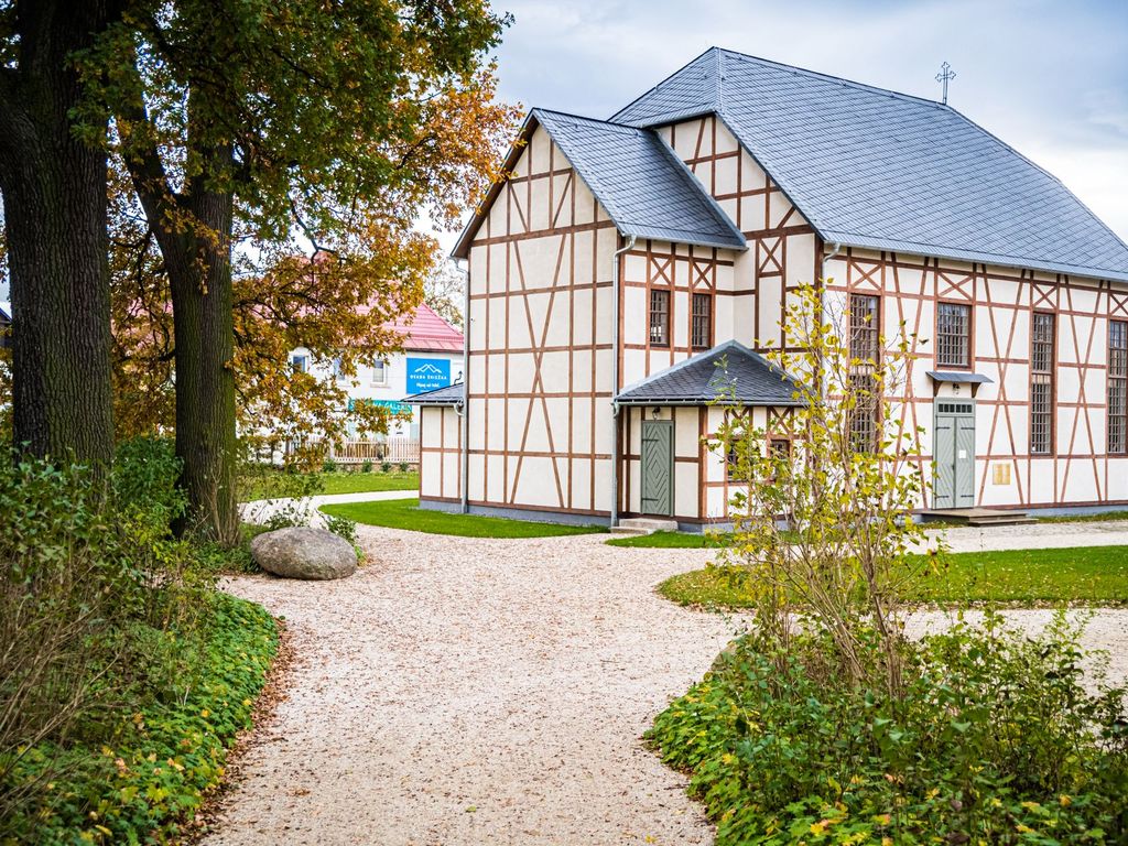 Pałac Łomnica
