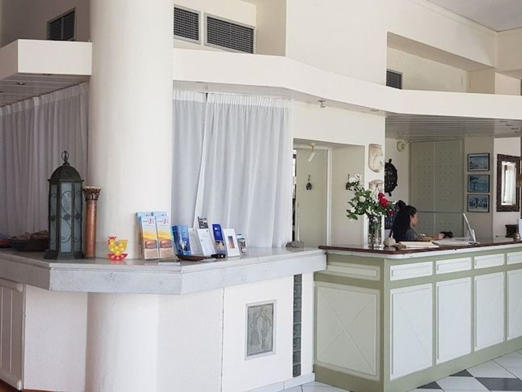 Clara Hotel