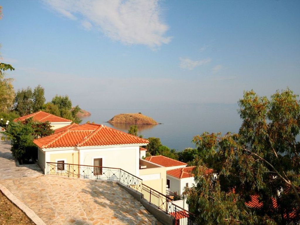 Clara Hotel