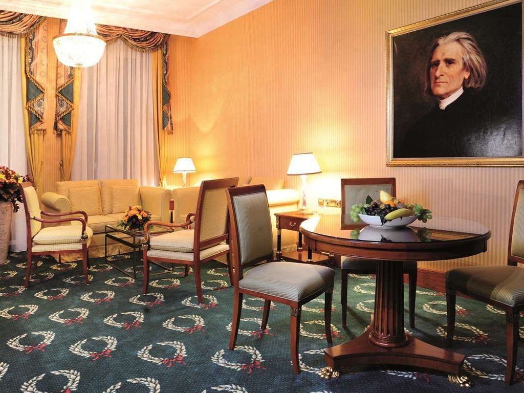 Best Western Premier Grand Hotel Russischer Hof
