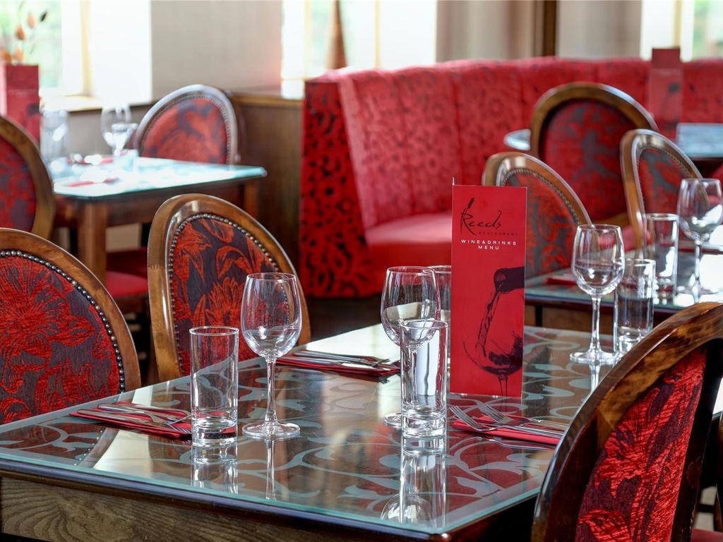 Best Western Plus Pastures Hotel