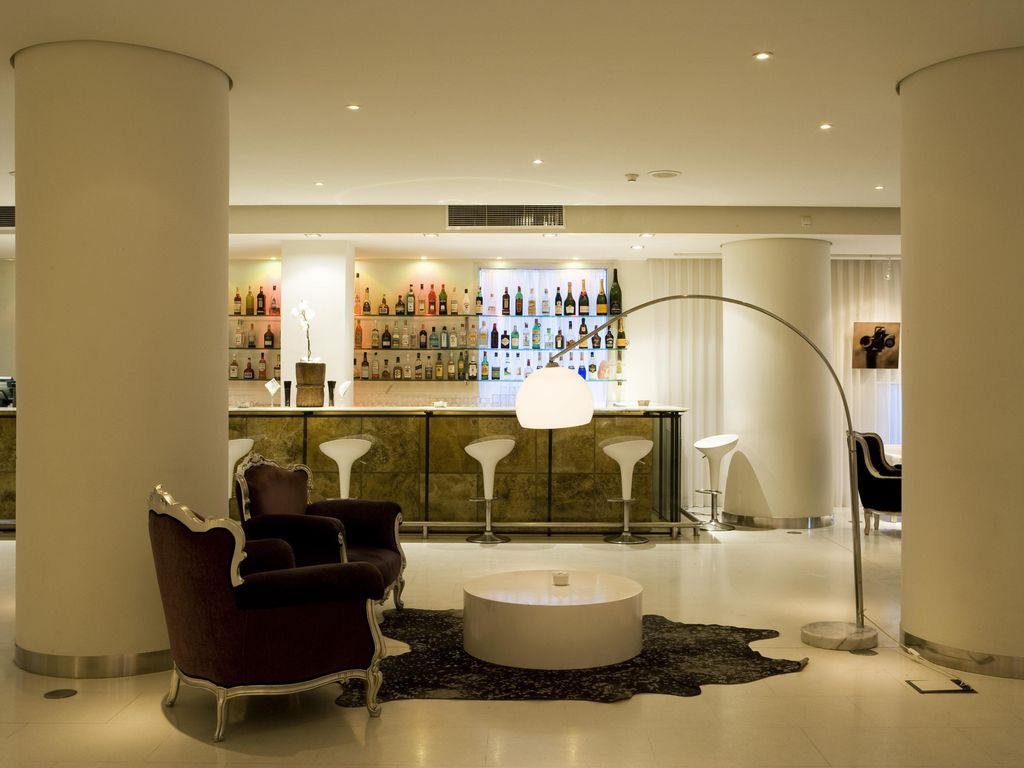 El Hotel Pacha - Junior Suites only -