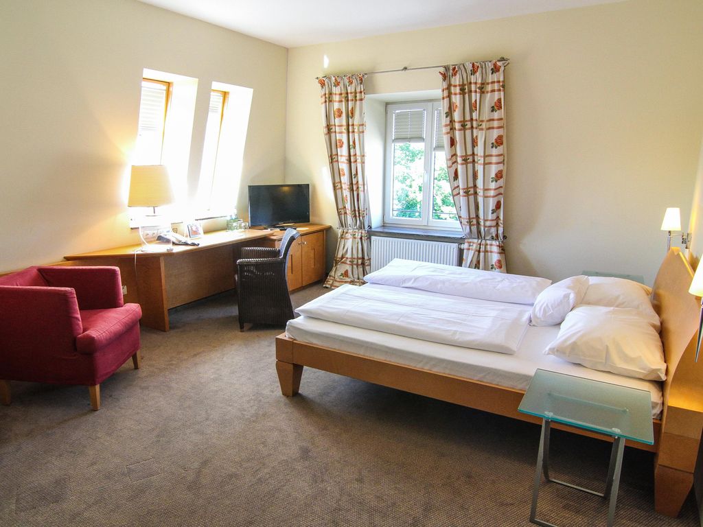 Plaza Rooms & Studios