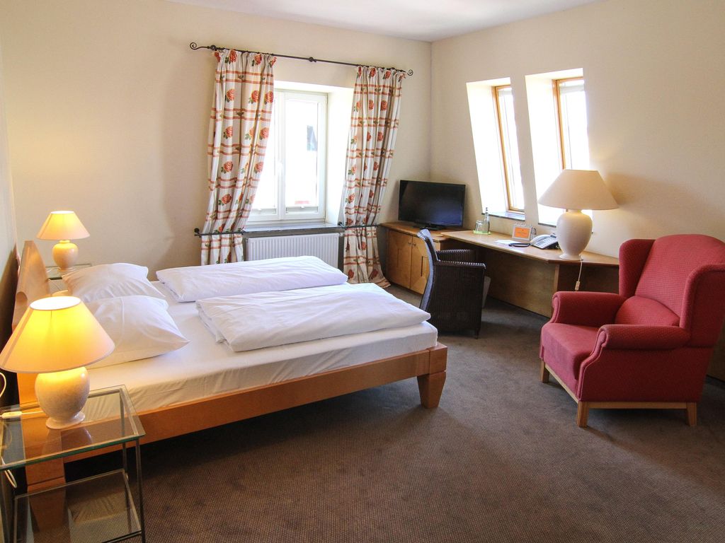 Plaza Rooms & Studios